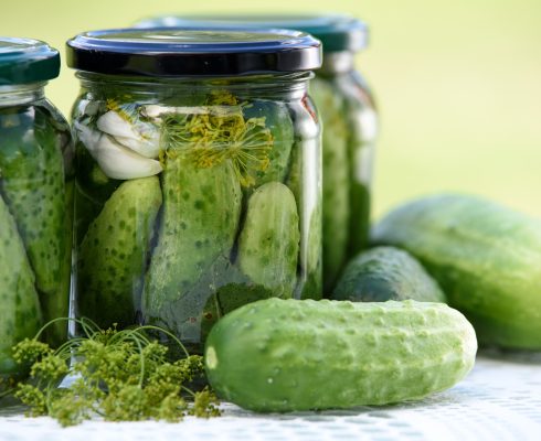 pickled-cucumbers-1520638_1920